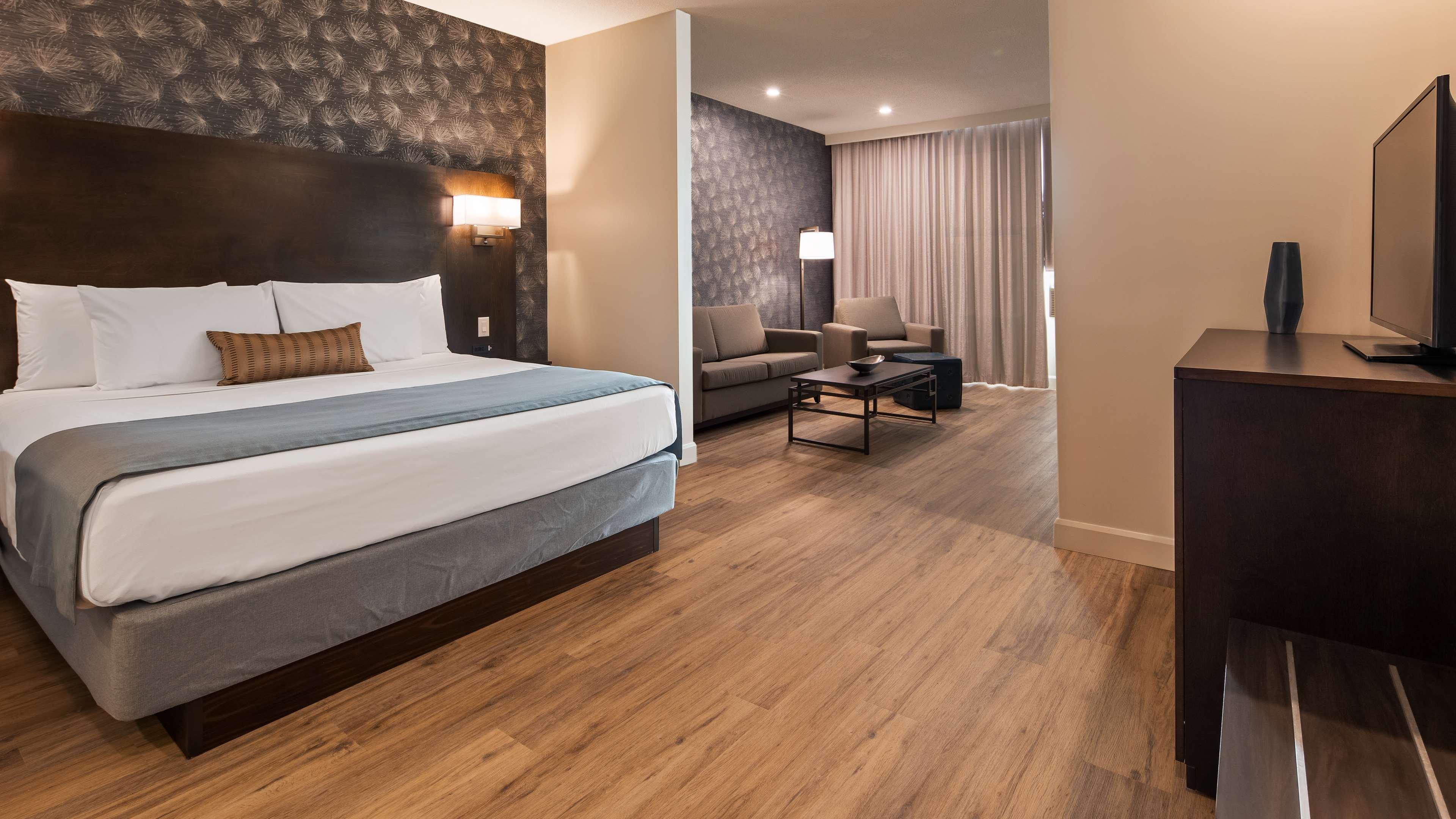 Best Western Plus Montreal East Экстерьер фото