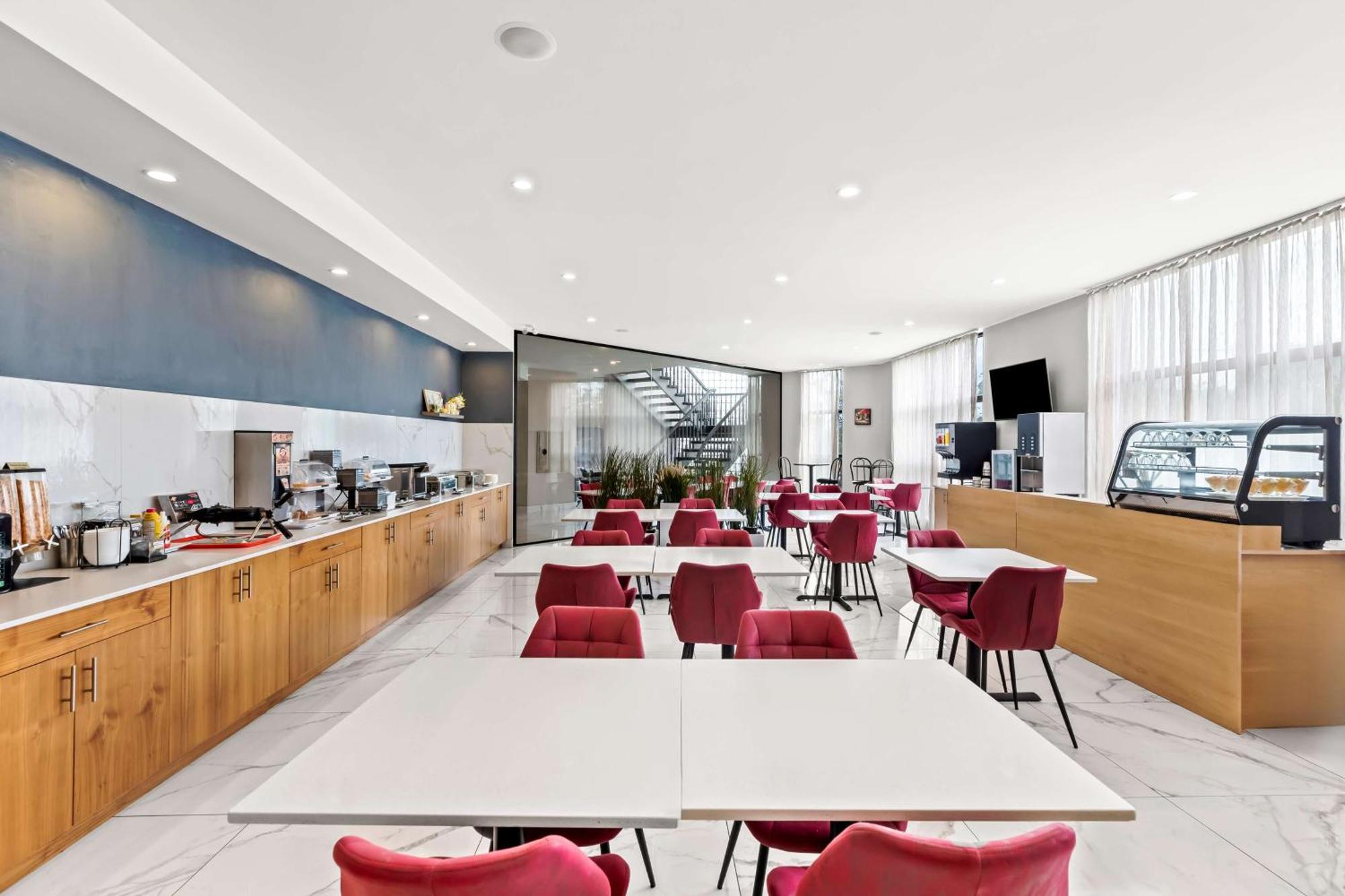Best Western Plus Montreal East Экстерьер фото
